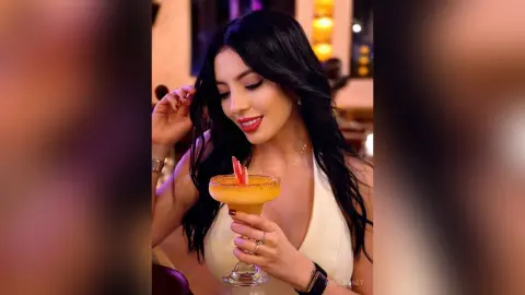 AvrilBonet — 🤍🍸