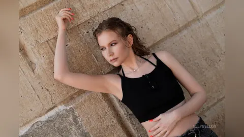 EllyBelloy — Summer time
