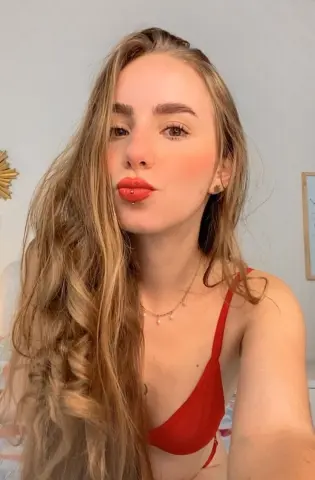 OliviaMaine — Streamate Photos