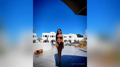AlettaJaydenn — Holiday