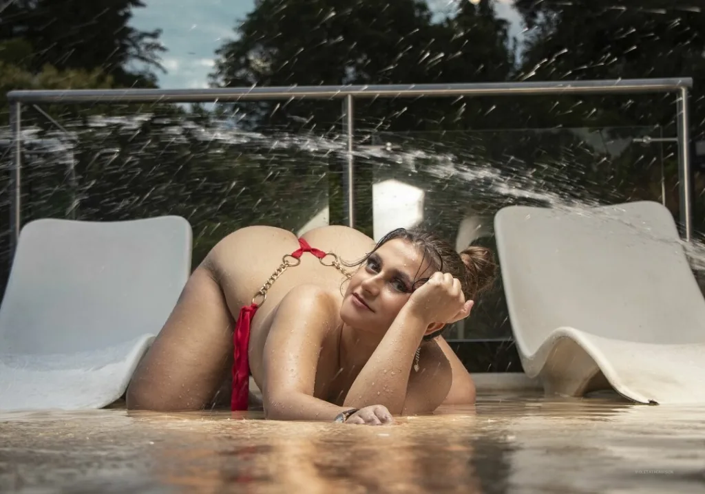 MaidenNoire — Streamate Photos