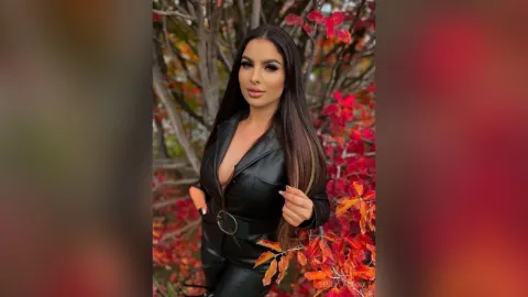 EmilyLacroix — Sensual Emily