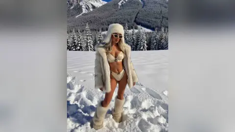 DalidaSelena — 😦