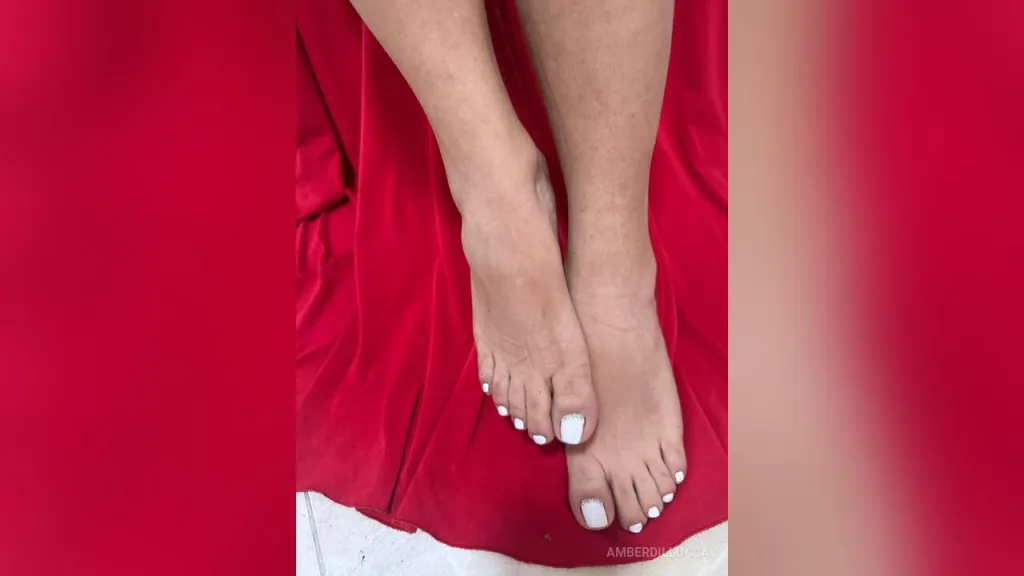 AmberDillucca — LADY IN RED