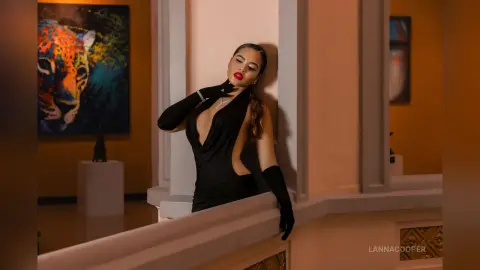 LannaCooper — In the gallery's heart