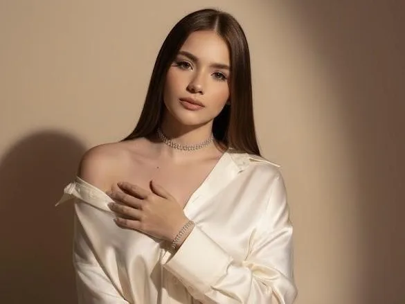 MiaCastellanos — Streamate Photos