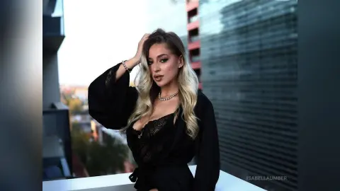 IsabellaUmber — Let me distract you 🥰❤️‍🔥