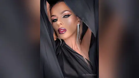 ValerieNicolle — Mystery Day