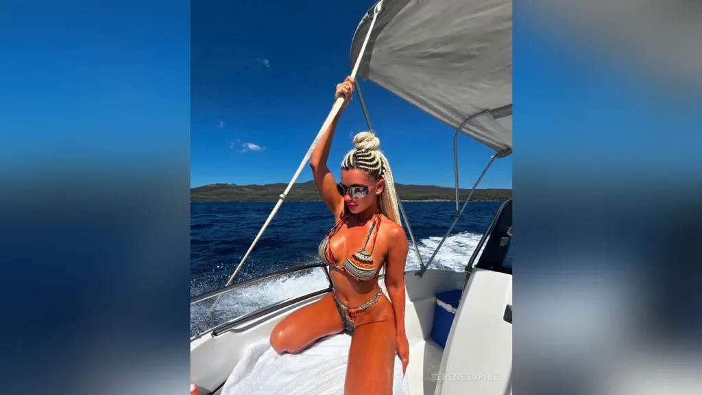 SereneSophie — Sweet Vacay To Greece 🌅