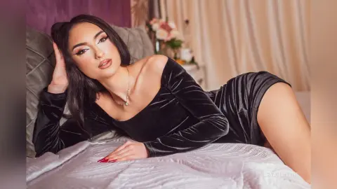 LeyahMyers — Black Velvet ✨