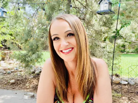 Roni Raye cam model