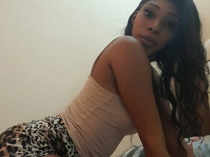 Mandi Belle live cam