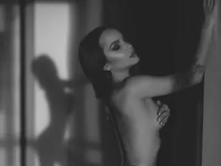 Avrora Moore cam model