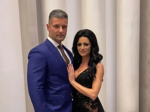 Dan Ratcher & Amanda Chrystall — Flirt4Free Photos