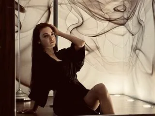 Lucy Willoww live cam