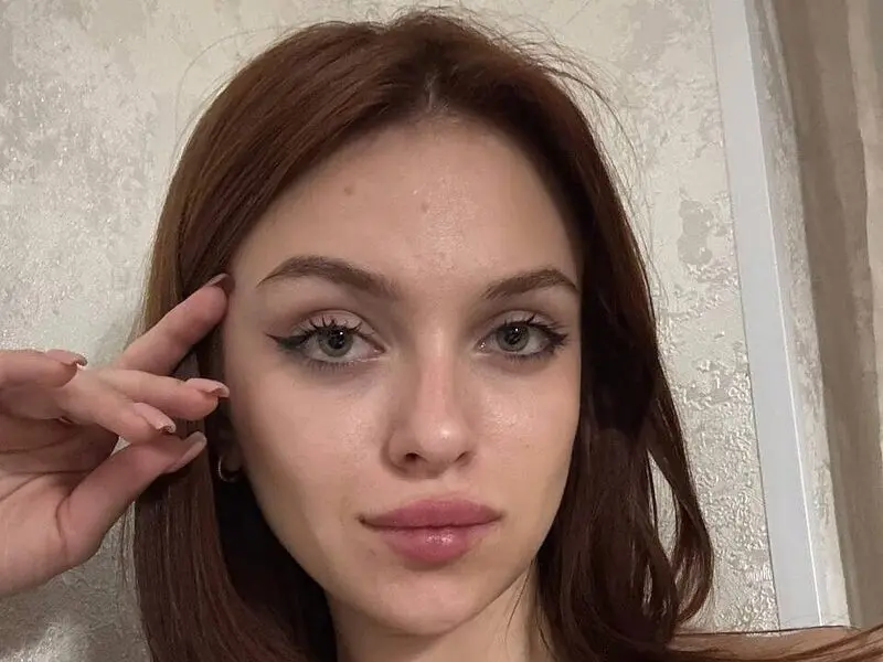 Juliana Catlow live cam