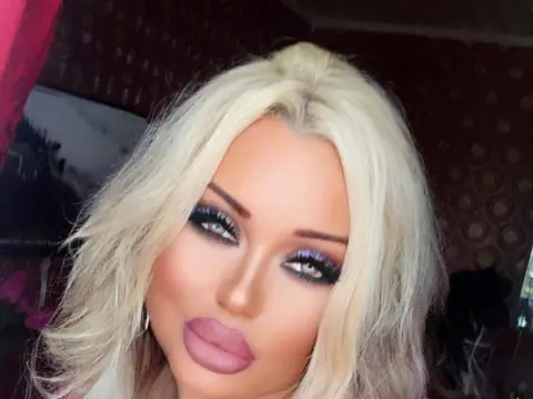 Synari — Flirt4Free Photos