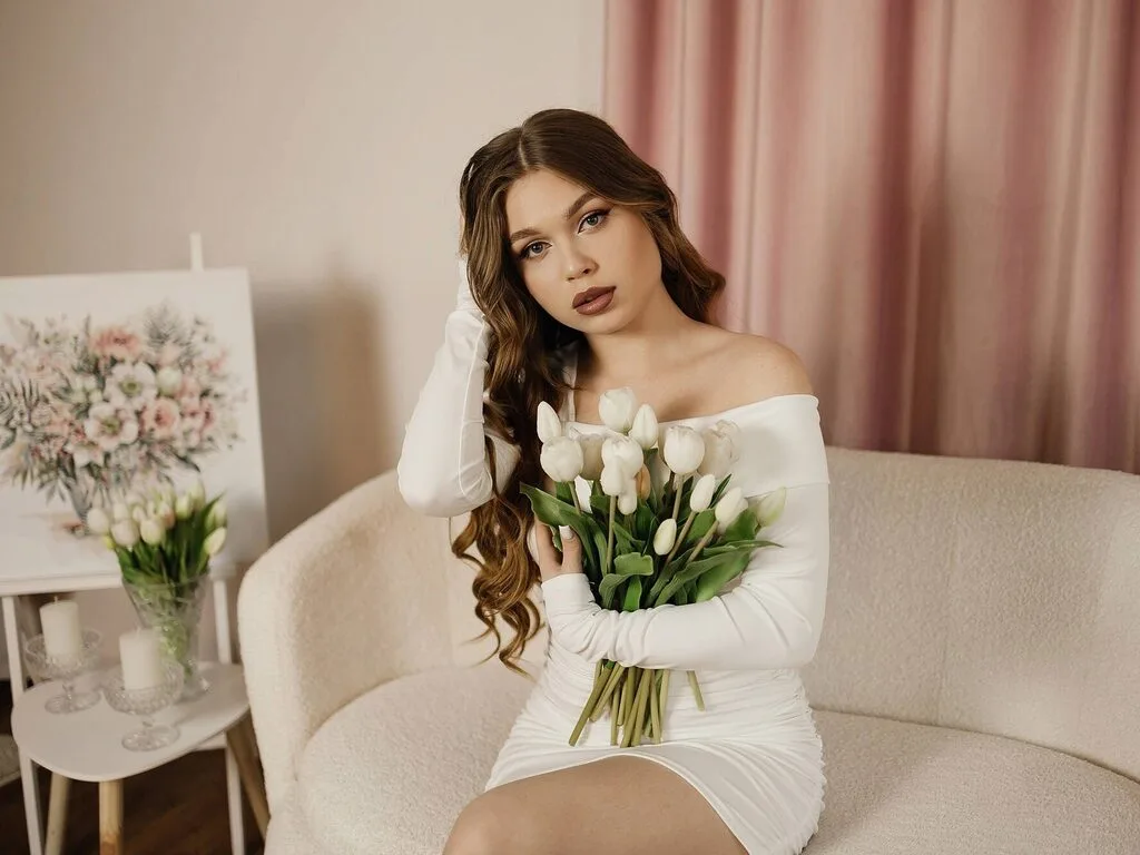 Lara Cher