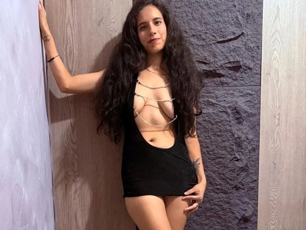 Luisa Roy live cam