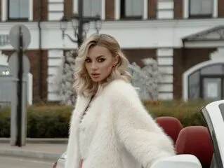 Belinda Fabiszewski cam model