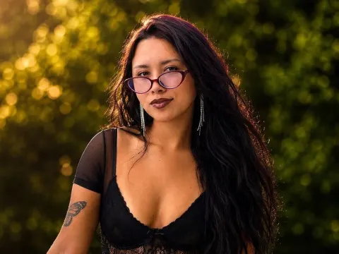 Nicole Morelli cam model