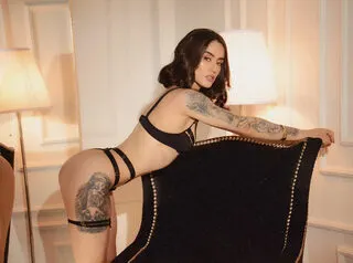 Louissa Bennett — Flirt4Free Photos