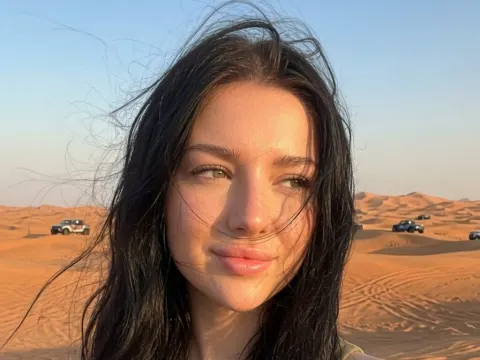 Viki Malmin cam model