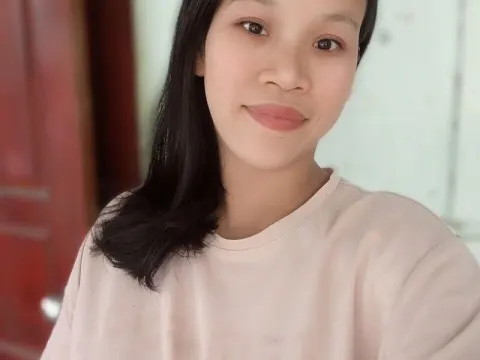 Anna Lyly cam model