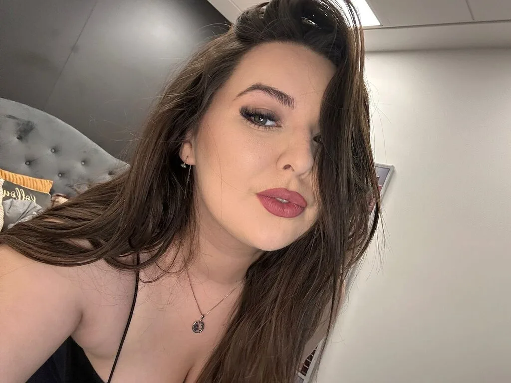 Mia Swano live cam