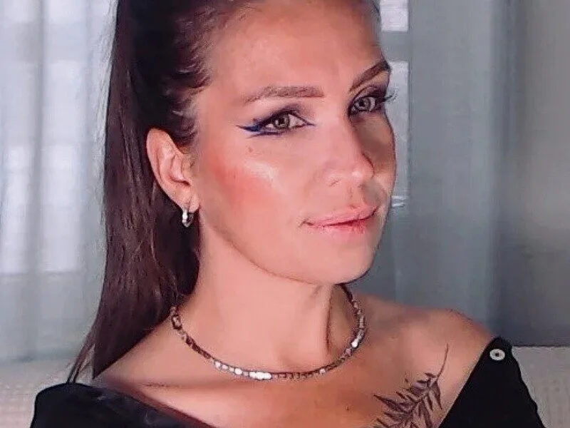 Lisa Cruz live cam