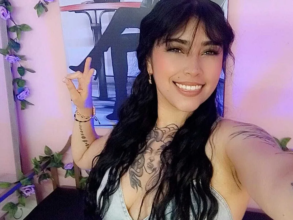 Adri Gomez live cam