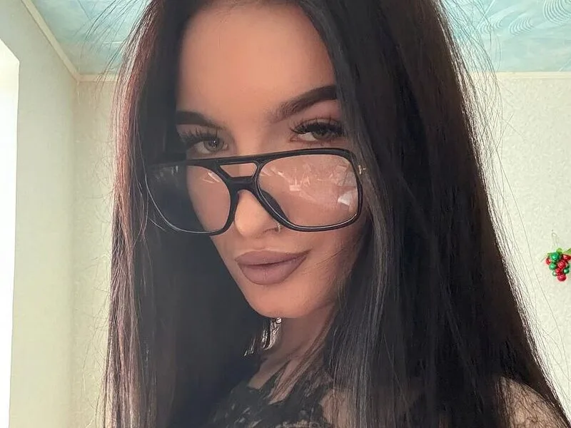 Adriana Bellini live cam
