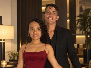 Caroline & Dave cam model