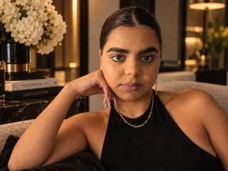 Yara Cruz cam model
