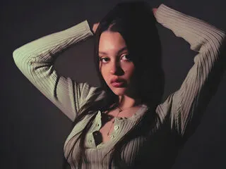 Maurine Bouchaert cam model