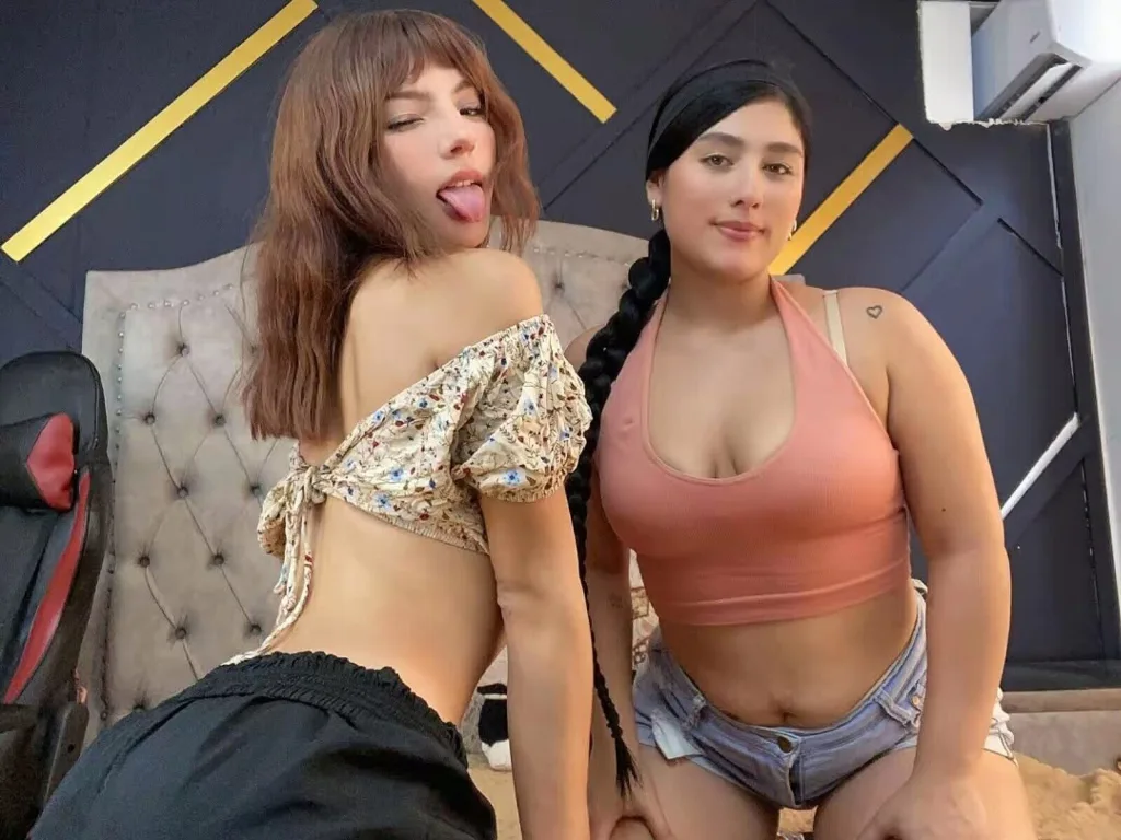 Miia Fontana & Hanna Clare live cam