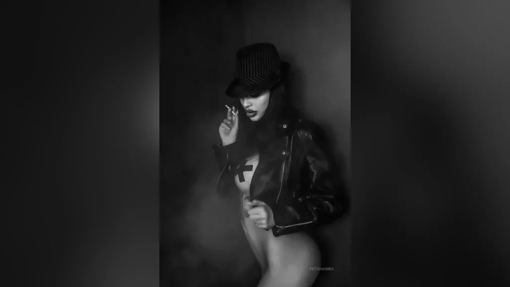 AgnesDoe — Smoking