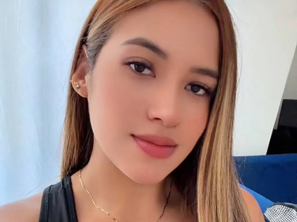 ArianaBlosom