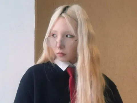 TheaMicali cam model