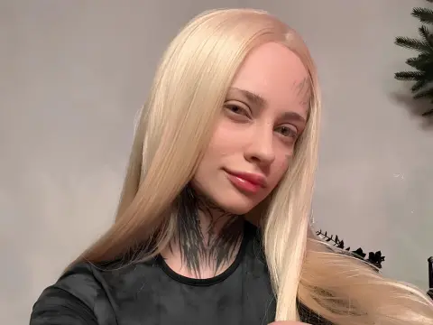 JulianeVerdier cam model