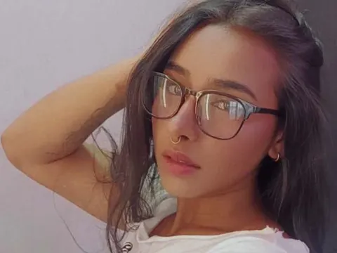 AlmaGrase cam model