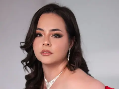 NoaJones cam model