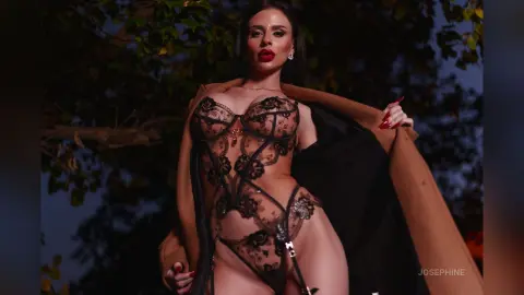 Josephine — 🖤