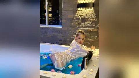 BritanyBennett — Cute girl