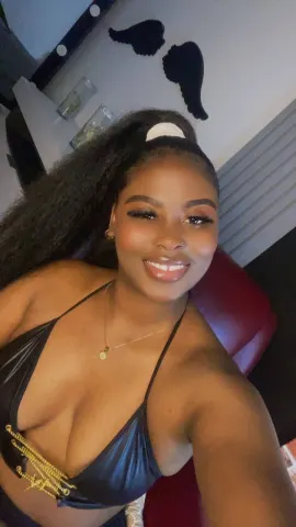 AngelaBasset — Streamate Photos