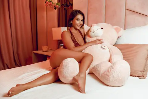 EmmaHazee — Streamate Photos
