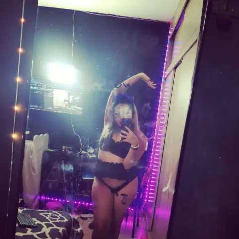 Alicelovea — Streamate Photos