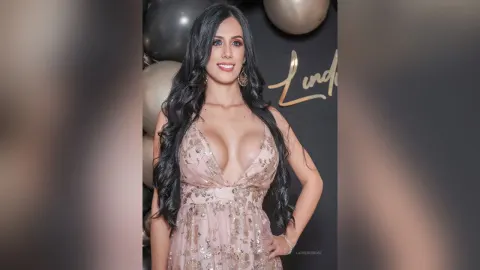 LaurenceRose — I love my dress !!