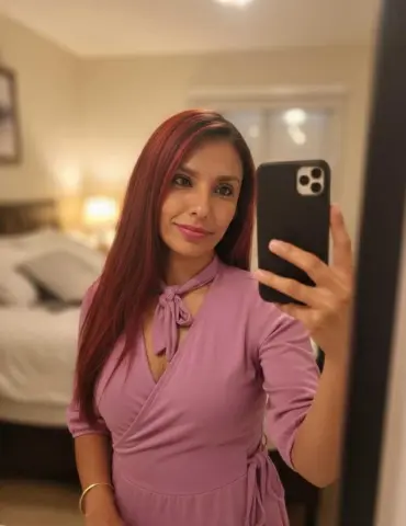 RoxxanneMooree — Streamate Photos