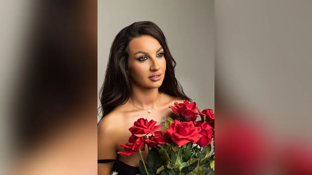 EllaDeLuna — 🌹❤️Love me